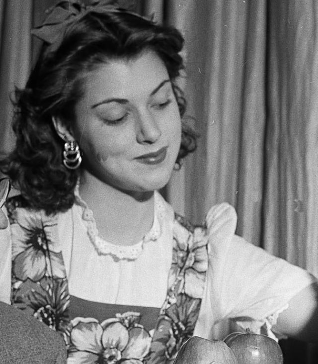 30 Beautiful Photos of American Actress Diana Barrymore in the 1940s ~  Vintage Everyday